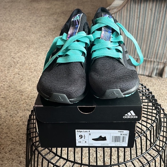 Adidas edge lux 4 running shoes. Size 9.5 - Picture 8 of 8